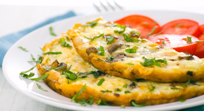 Omelete de Claras Com Frango e Cogumelos