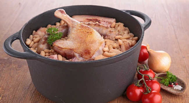 Cassoulet de Frango com Arroz e Farofa de Miúdos