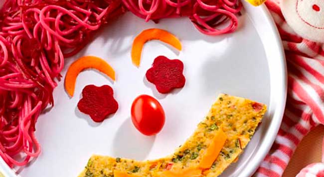 Bolo de Frango com Espaguete e Vegetais