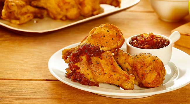 Frango a Passarinho no Forno Com Molho de Tomate e Leite de Coco