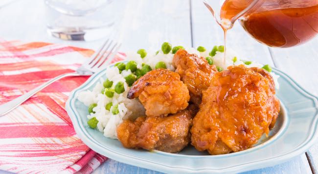 Coxa de Frango ao Molho de Tangerina com Arroz Oriental