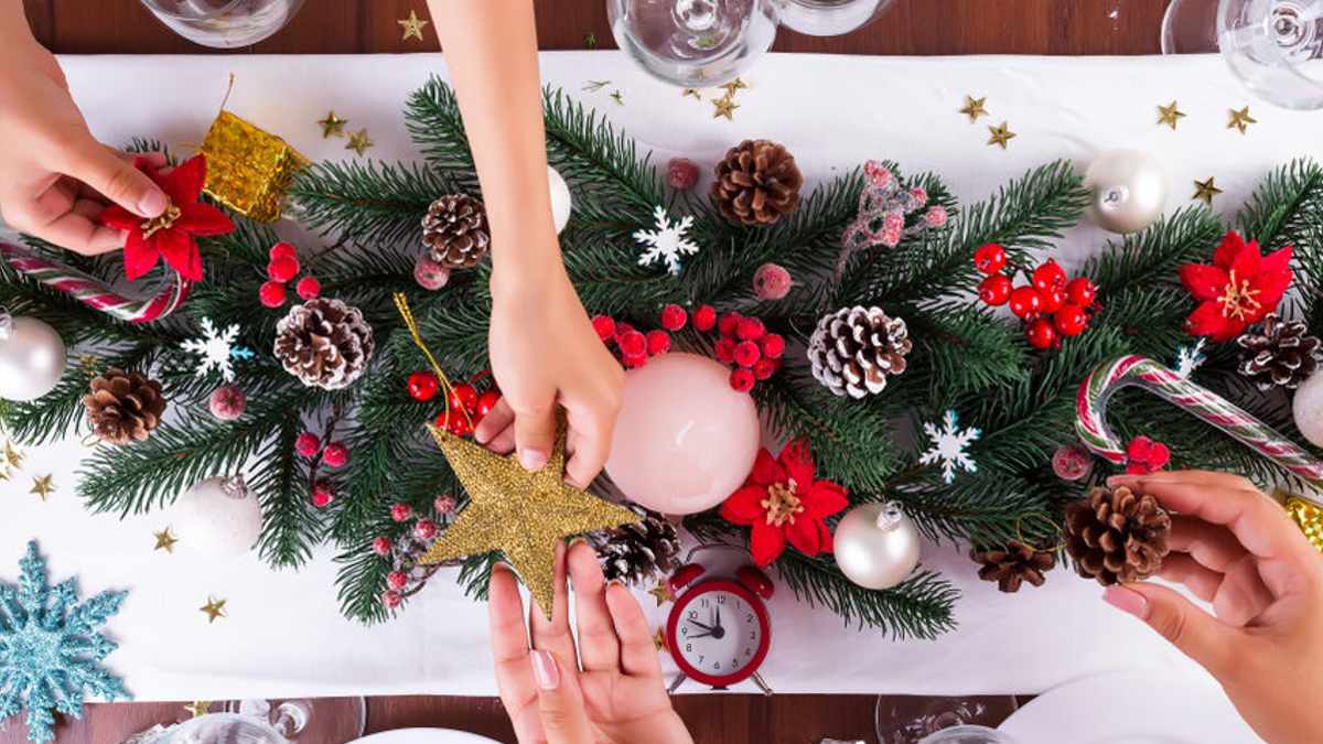 Arranjos para usar na decoração da mesa de ceia de Natal