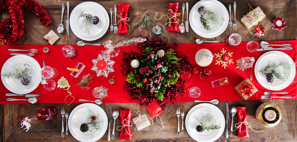 Mesa de ceia de Natal completa: tudo o que você precisa para montar uma