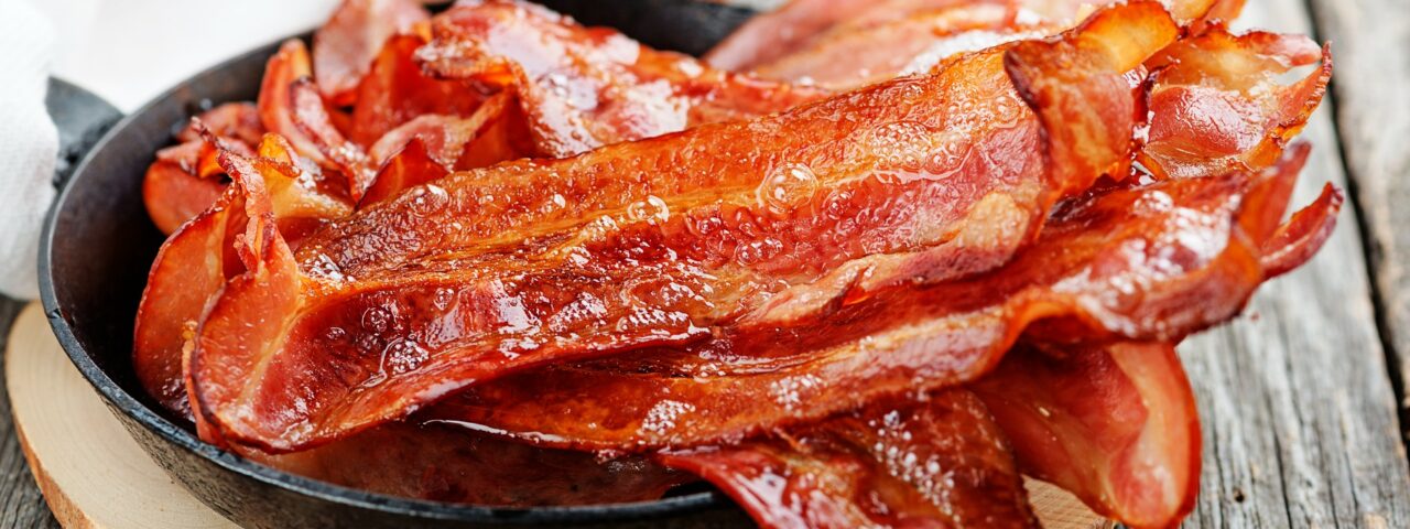 Bacon no microondas: como deixar crocante e sequinho