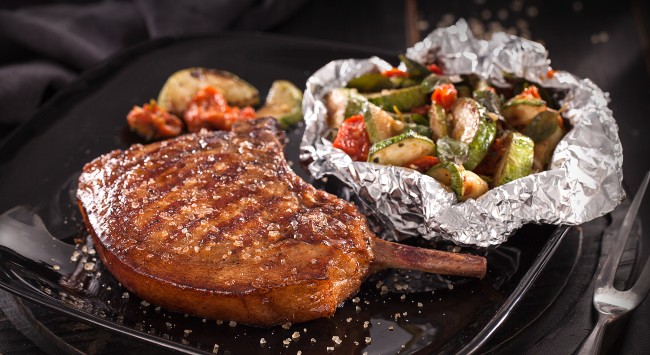 Prime Rib com Abobrinha Sauté com Tomate Seco e Manjericão