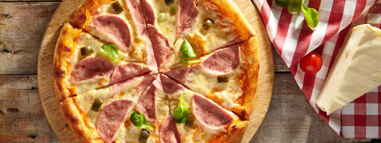 Pizza de frigideira fit: 5 ideias de recheio para fazer com Levíssimo Seara