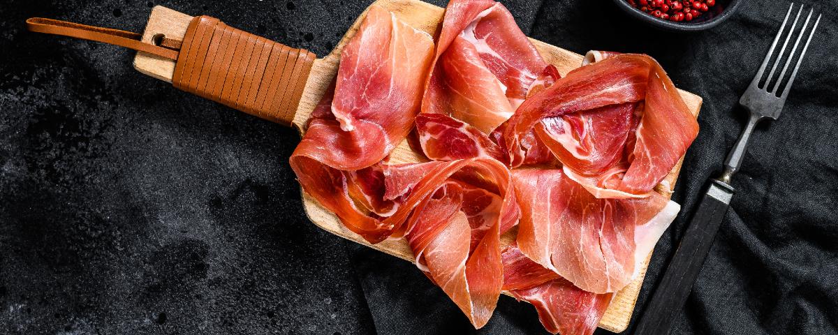 O que é presunto jamon? Conheça o delicioso frio produzido com pernil e sal marinho