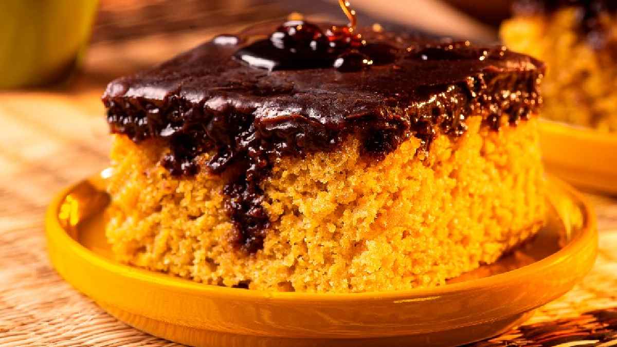 Bolo de cenoura com margarina? Veja como preparar a receita sem óleo