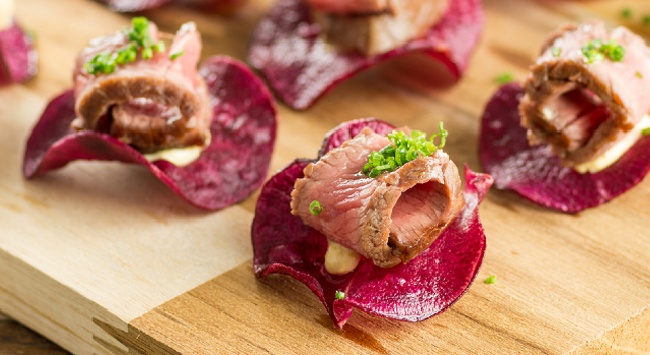 Canapé de Carne no Chips de Batata Doce