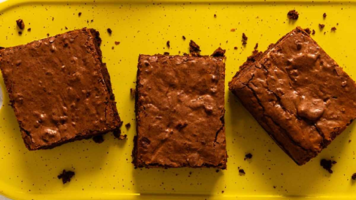 Receita de brownie de chocolate em pó que fica pronta em 40 minutos