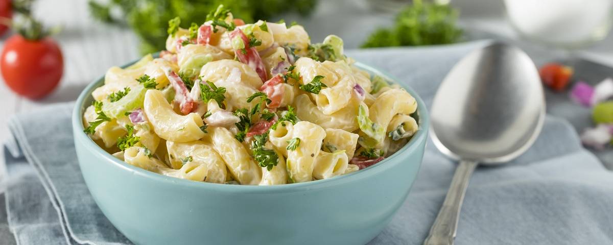 Receita de macarronese: 5 formas de fazer a salada de macarrão