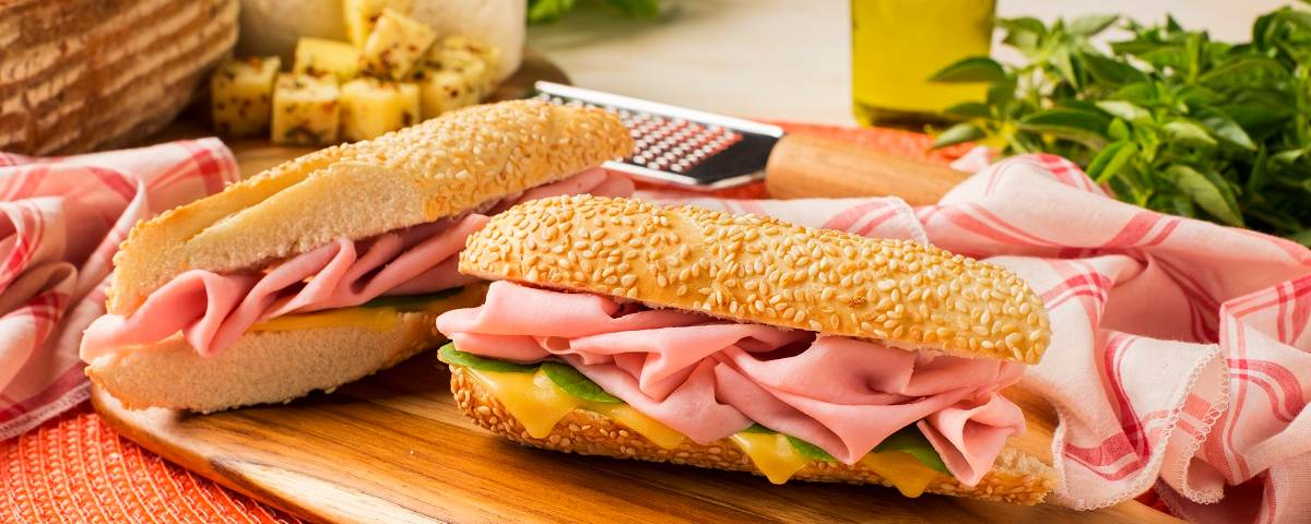 Lanches saudáveis e rápidos para crianças: sanduíche, pizza de frigideira e outros