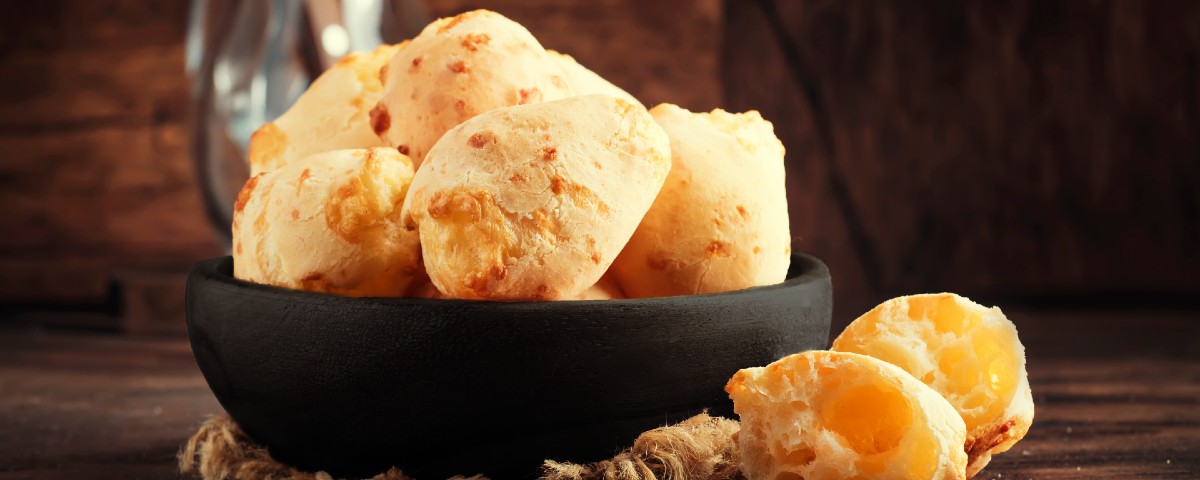 Como assar pão de queijo no forno convencional, na airfryer e no forno elétrico