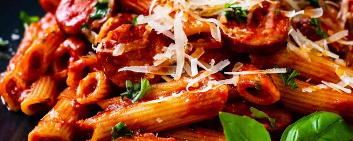 10 receitas de macarrão fáceis e deliciosas para inovar no dia a dia