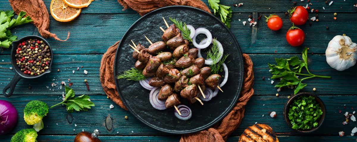 10 receitas com coração de frango que vão além do churrasco