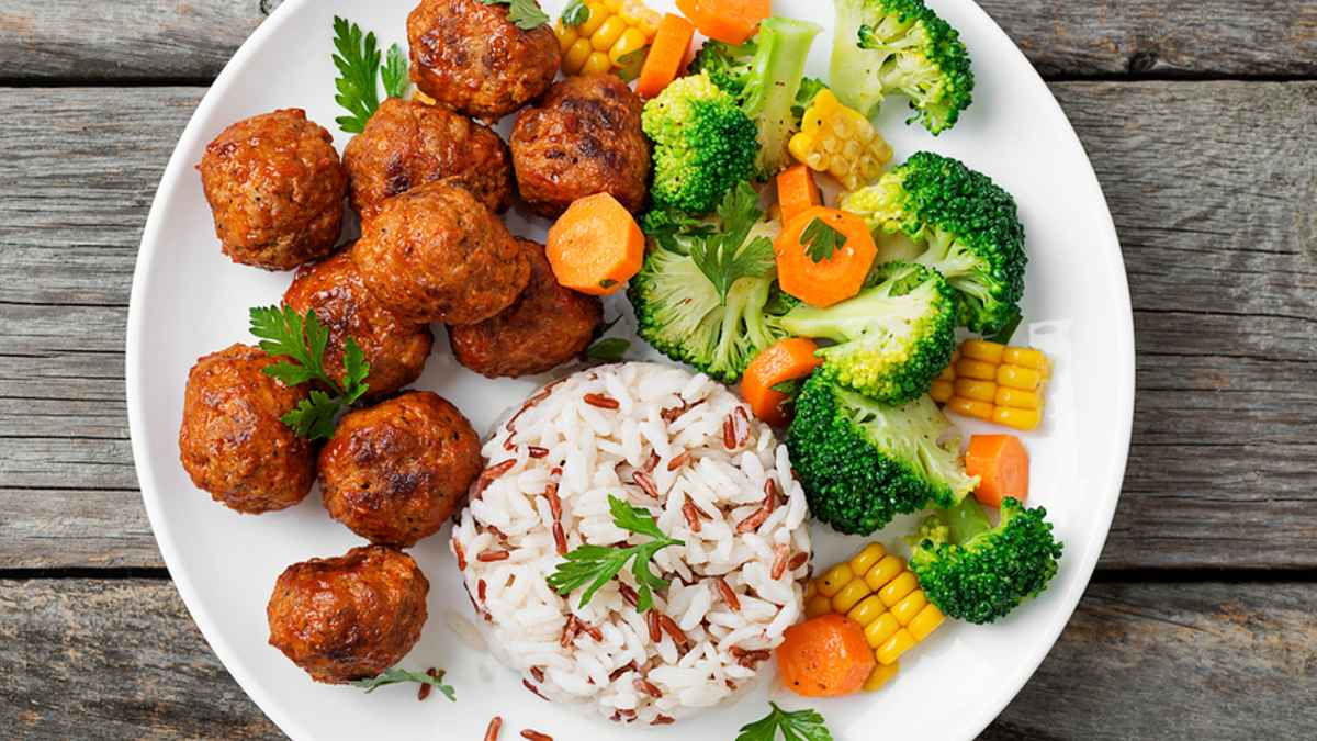 10 receitas saudáveis com almôndega para almoço ou jantar