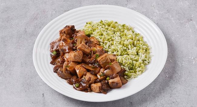 Filé Mignon Suíno ao Molho de Cogumelos e Arroz de Brócolis