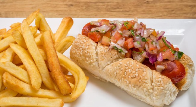 Pão com Linguiça Toscana e Vinagrete