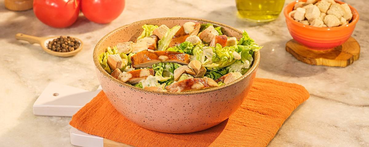 5 receitas de salada com frango para variar durante a semana