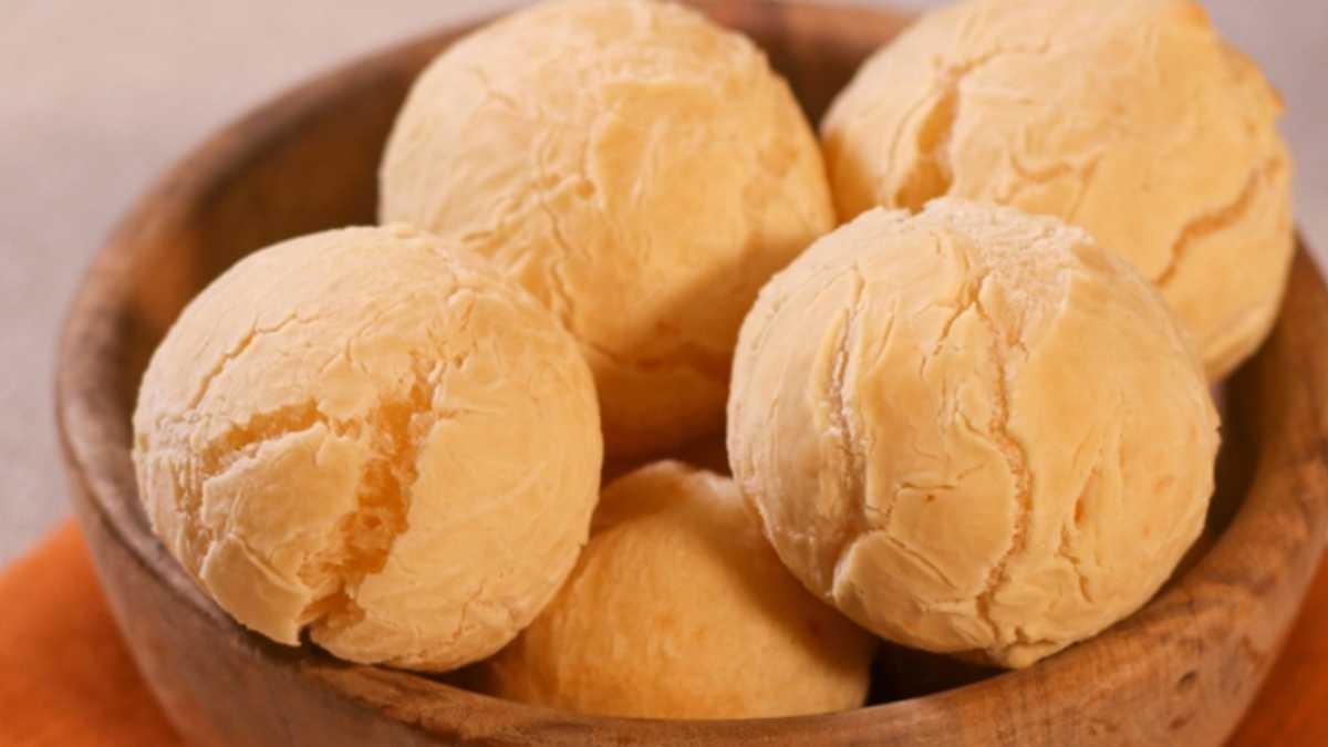 Pão de queijo na airfryer: 6 dúvidas que você pode ter sobre o preparo