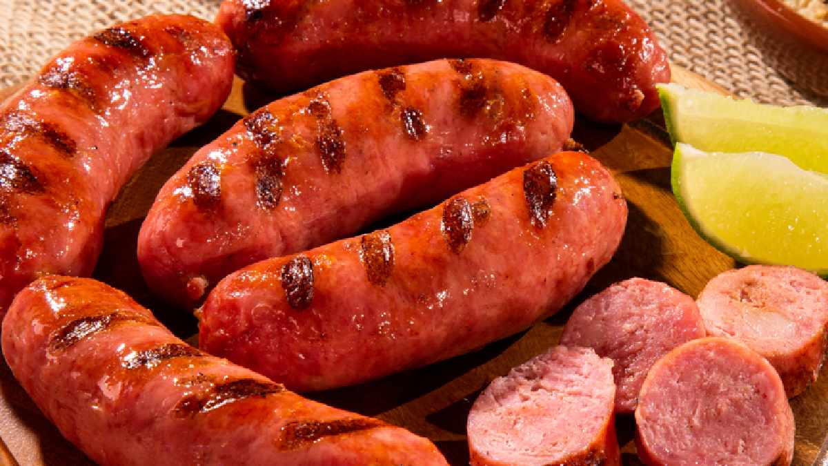 Como fazer linguiça: frita, na churrasqueira, assada e outras maneiras de preparo