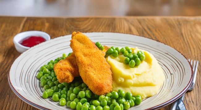 Filé de Frango à Milanesa Vegetal com Purê de Batata e Ervilhas