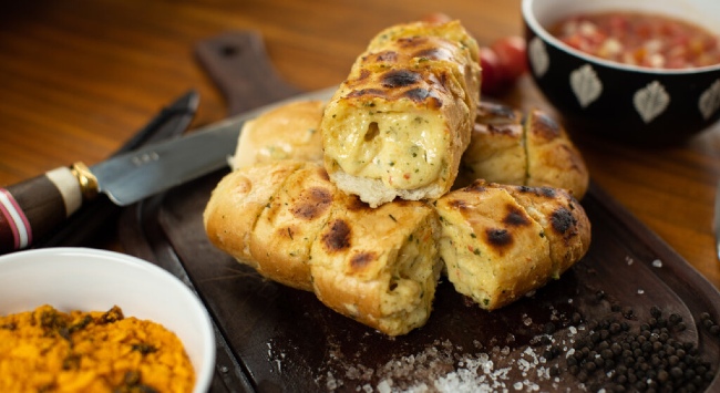 Pão de Alho com Mostarda