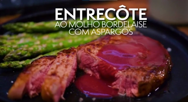 Entrecôte ao Molho Bordelaise com Aspargos